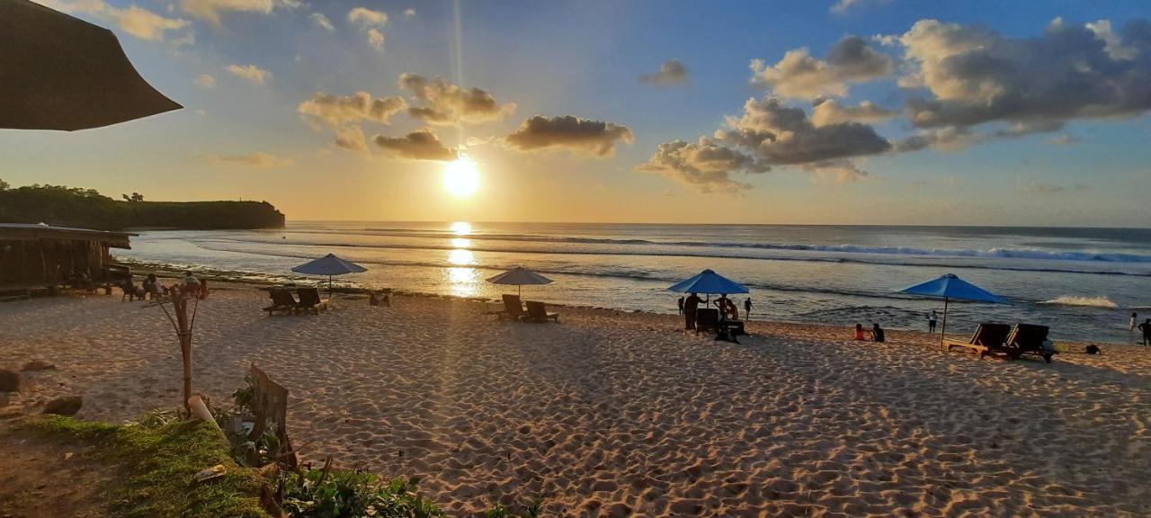 Uluwatu Sunrise Hotel Ungasan  Exterior photo